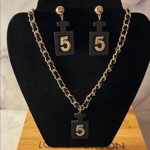 Elegant Black and Gold Jewelry Set